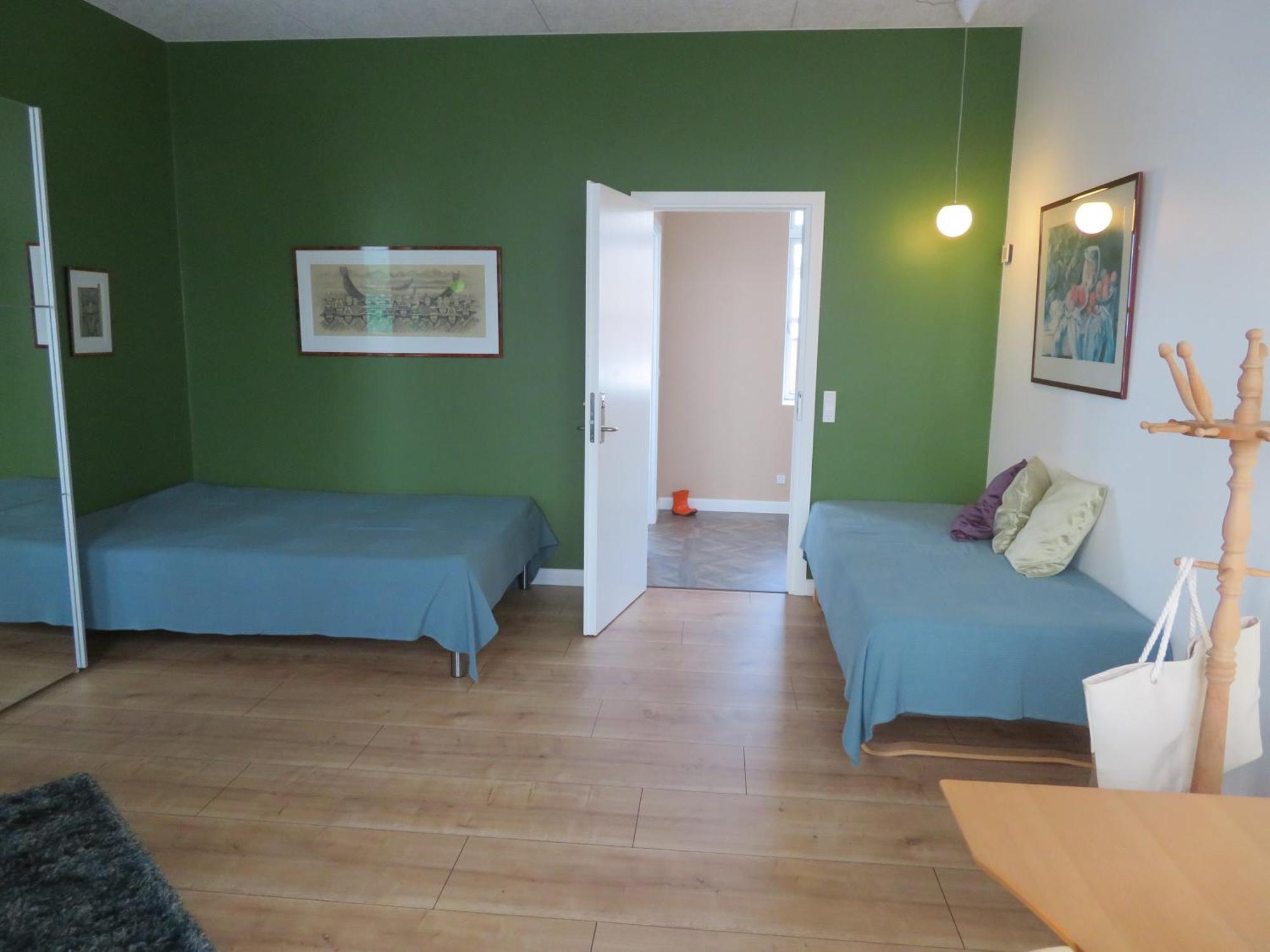 Den Lille Skole - Ferie Pa Aero I Marstal By - Vaerelser Hotell Exteriör bild