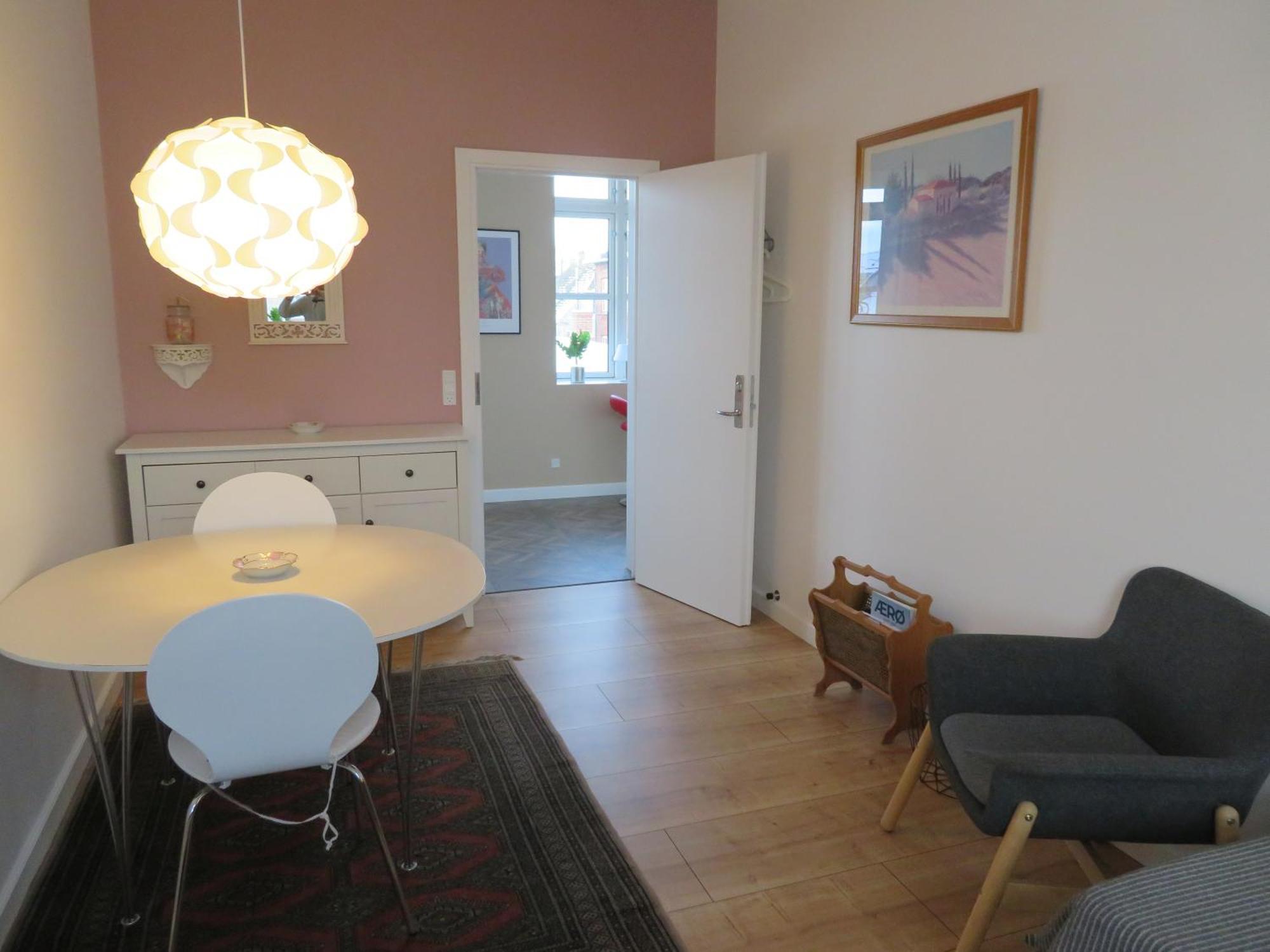 Den Lille Skole - Ferie Pa Aero I Marstal By - Vaerelser Hotell Exteriör bild